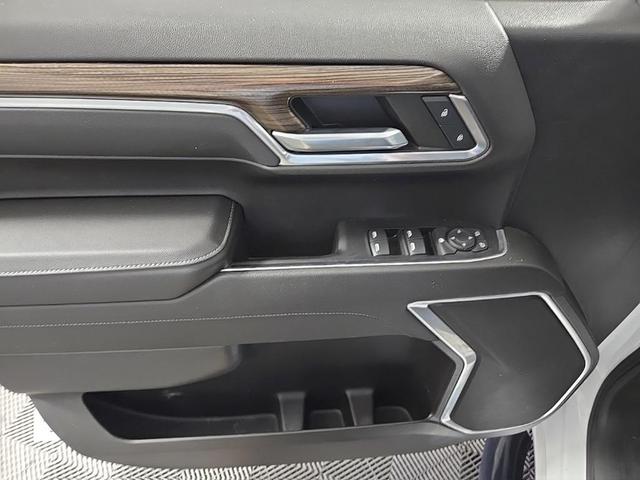 Photo of 2022 Summit White Chevrolet Silverado 1500