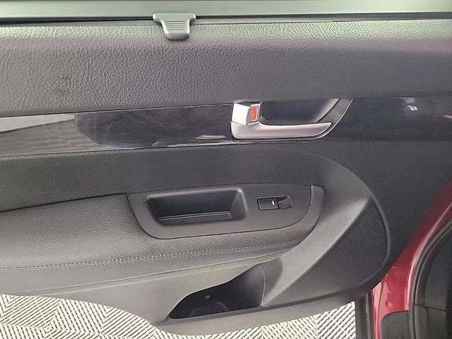 Photo of 2015 Remington Red Metallic Kia Sorento