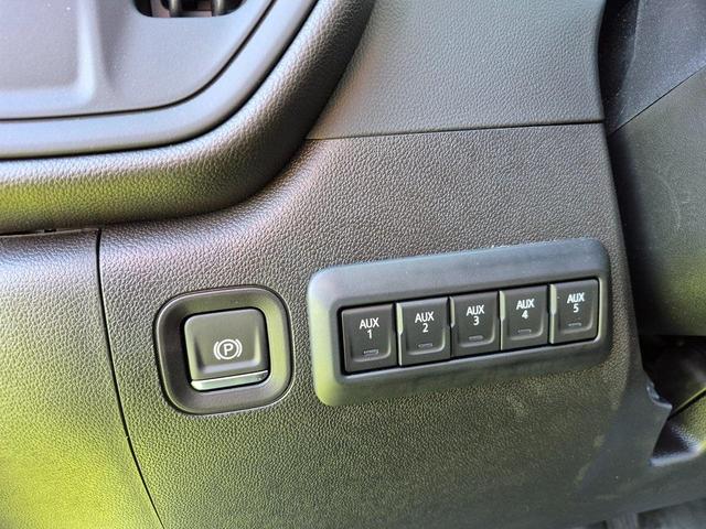 Photo of 2025 Summit White Chevrolet Silverado 2500