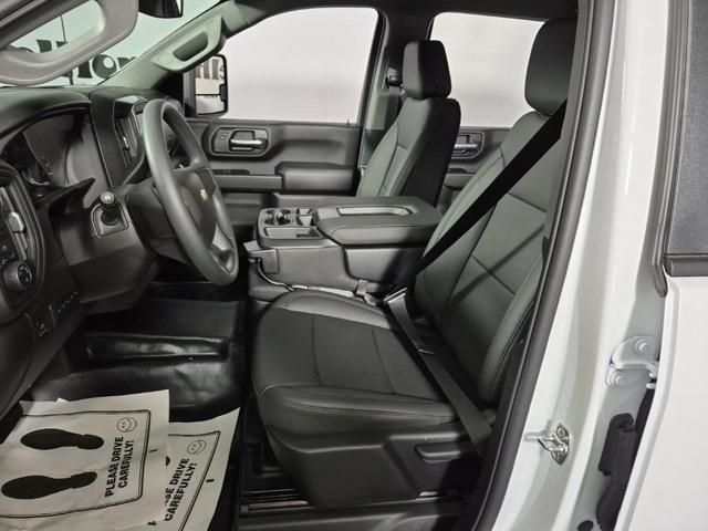 Photo of 2025 Summit White Chevrolet Silverado 2500