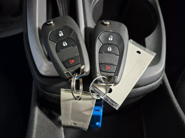 Photo of 2025 Summit White Chevrolet Trax