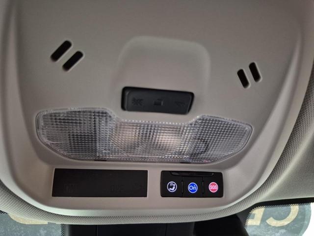 Photo of 2025 Summit White Chevrolet Trax