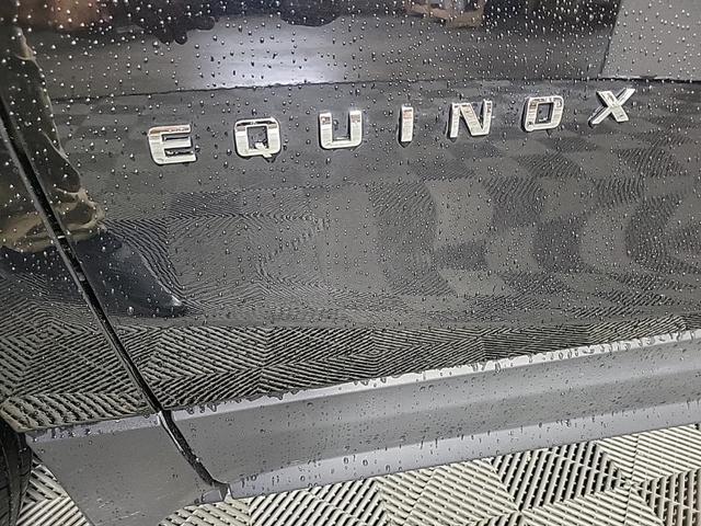 Photo of 2023 Mosaic Black Metallic Chevrolet Equinox