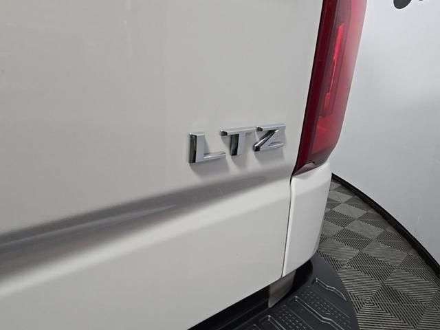 Photo of 2024 Iridescent Pearl Tricoat Chevrolet Silverado 1500