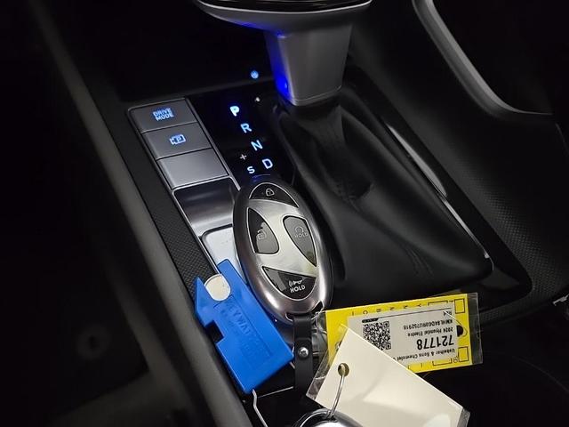 Photo of 2024 Red Hyundai ELANTRA