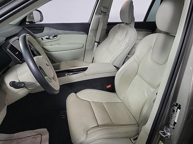 Photo of 2021 Gold Volvo XC90