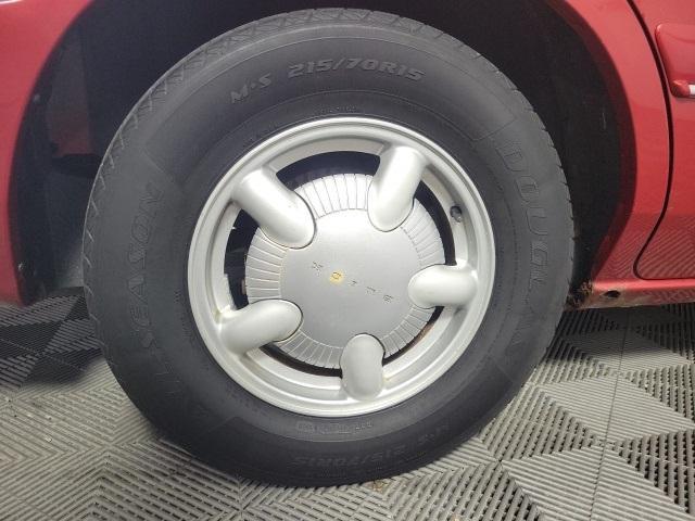 Photo of 1998 Santa Fe Red Pearl Buick Century