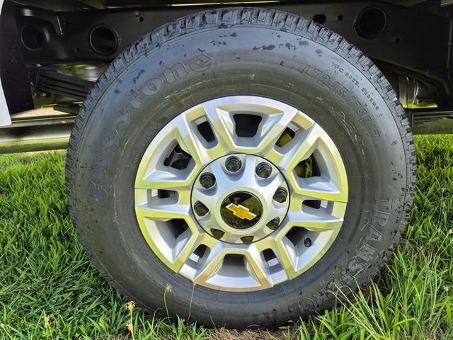 Photo of 2025 Summit White Chevrolet Silverado 2500