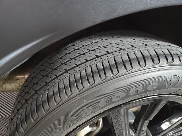 Photo of 2022 Monarch Orange / Super Black Nissan Kicks