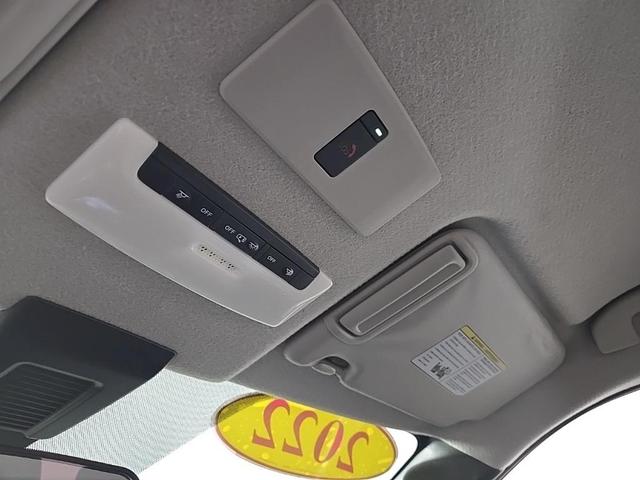 Photo of 2022 Monarch Orange / Super Black Nissan Kicks