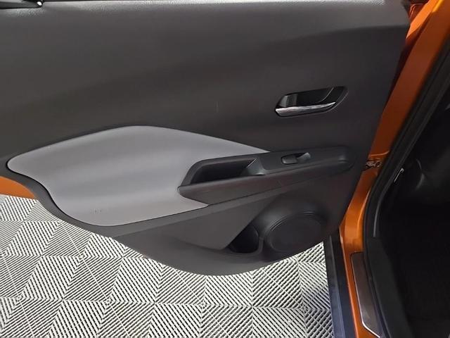 Photo of 2022 Monarch Orange / Super Black Nissan Kicks
