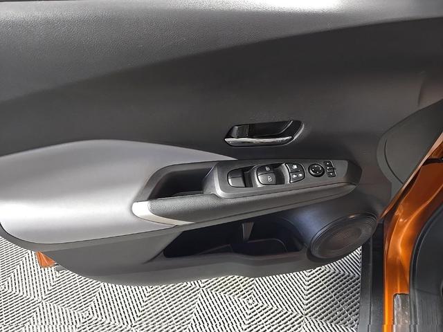 Photo of 2022 Monarch Orange / Super Black Nissan Kicks