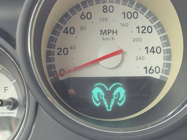 Photo of 2010 White Dodge Challenger