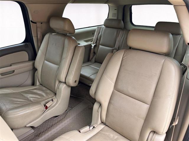 Photo of 2009 Black Chevrolet Suburban