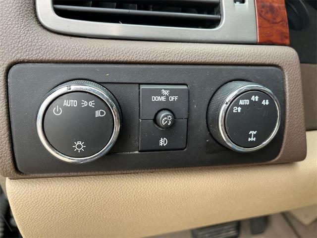 Photo of 2009 Black Chevrolet Suburban