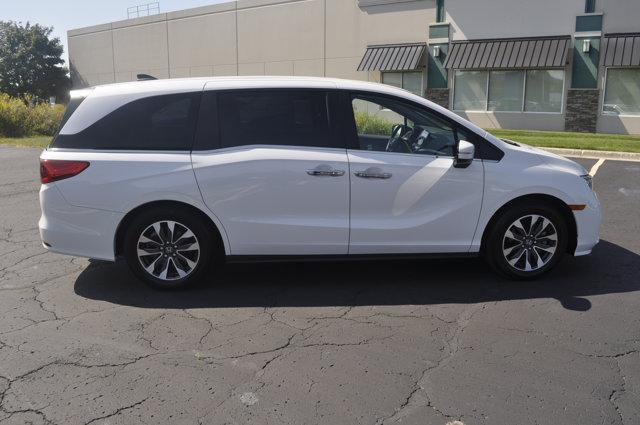 Photo of 2024 Platinum White Pearl Honda Odyssey