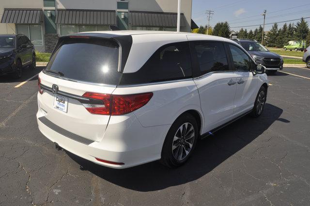Photo of 2024 Platinum White Pearl Honda Odyssey