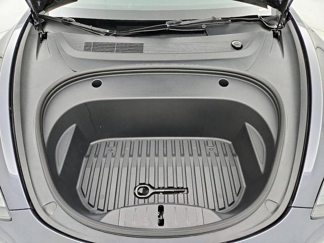 Photo of 2023 Gray Tesla Model 3