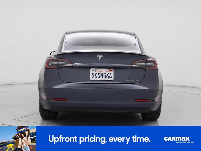 Photo of 2023 Gray Tesla Model 3
