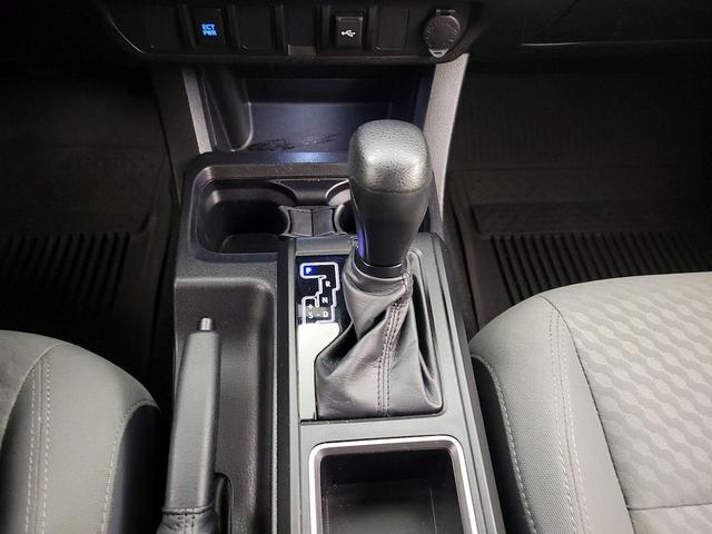 Photo of 2022 White Toyota Tacoma