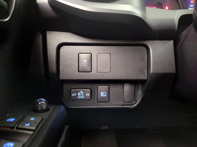 Photo of 2022 White Toyota Tacoma