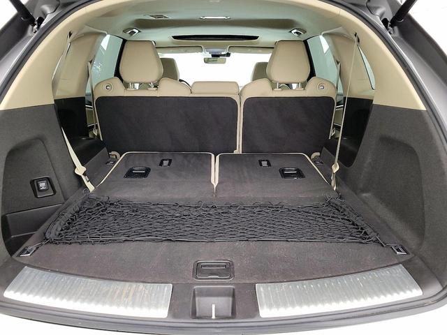 Photo of 2016 White Acura MDX