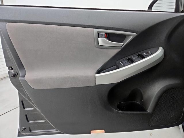 Photo of 2014 Black Toyota Prius