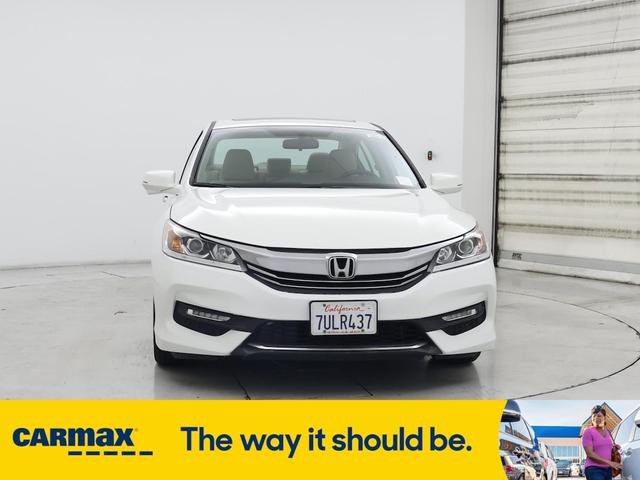 Photo of 2016 White Honda Accord