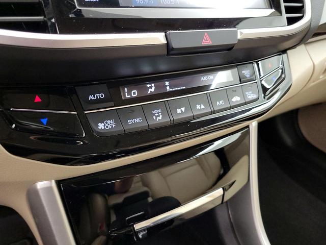 Photo of 2016 White Honda Accord