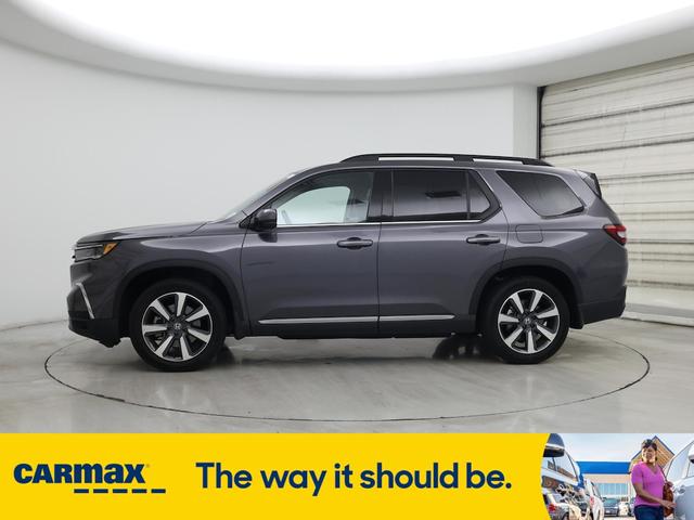 Photo of 2024 Gray Honda Pilot