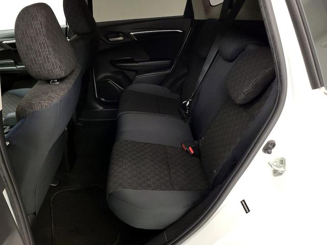 Photo of 2016 White Honda Fit