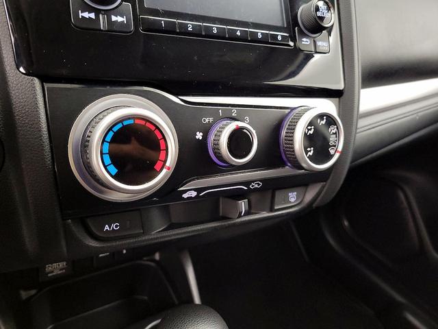 Photo of 2016 White Honda Fit
