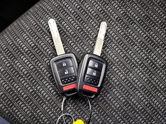Photo of 2016 White Honda Fit