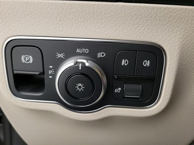 Photo of 2023 Gray Mercedes-Benz GLA 250