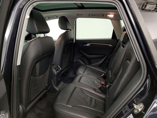 Photo of 2015 Black Audi Q5