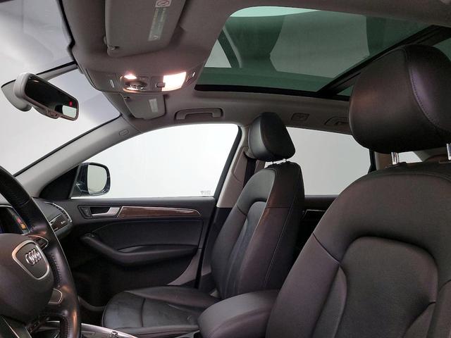 Photo of 2015 Black Audi Q5