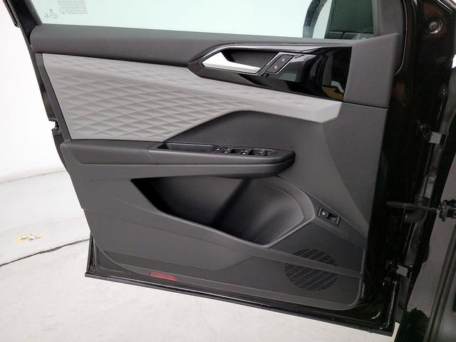 Photo of 2022 Black Volkswagen Taos