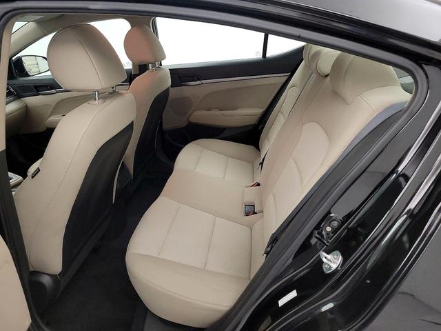 Photo of 2017 Black Hyundai ELANTRA