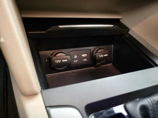 Photo of 2017 Black Hyundai ELANTRA