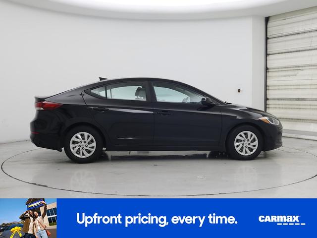 Photo of 2017 Black Hyundai ELANTRA