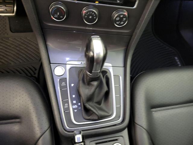 Photo of 2017 Blue Volkswagen Golf Alltrack