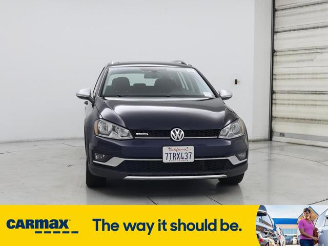 Photo of 2017 Blue Volkswagen Golf Alltrack