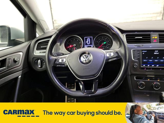Photo of 2017 Blue Volkswagen Golf Alltrack