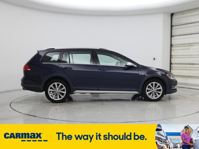 Photo of 2017 Blue Volkswagen Golf Alltrack
