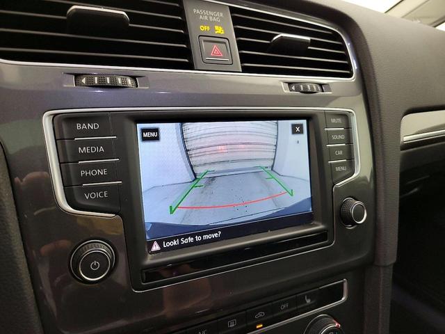 Photo of 2017 Blue Volkswagen Golf Alltrack