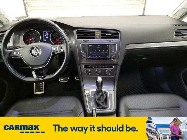 Photo of 2017 Blue Volkswagen Golf Alltrack