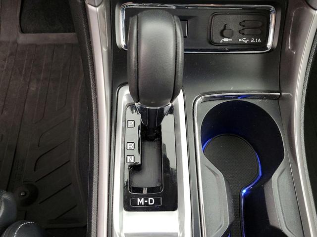 Photo of 2022 White Subaru Ascent