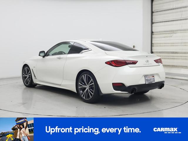 Photo of 2017 White INFINITI Q60