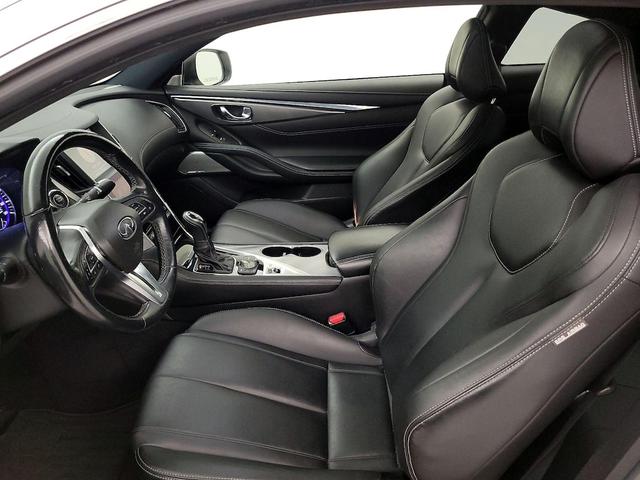 Photo of 2017 White INFINITI Q60