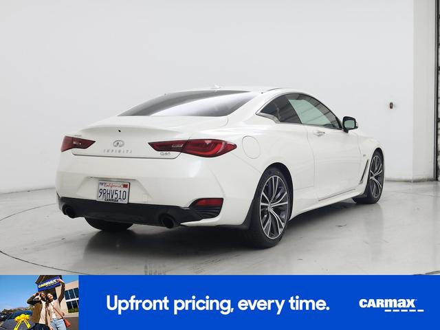 Photo of 2017 White INFINITI Q60